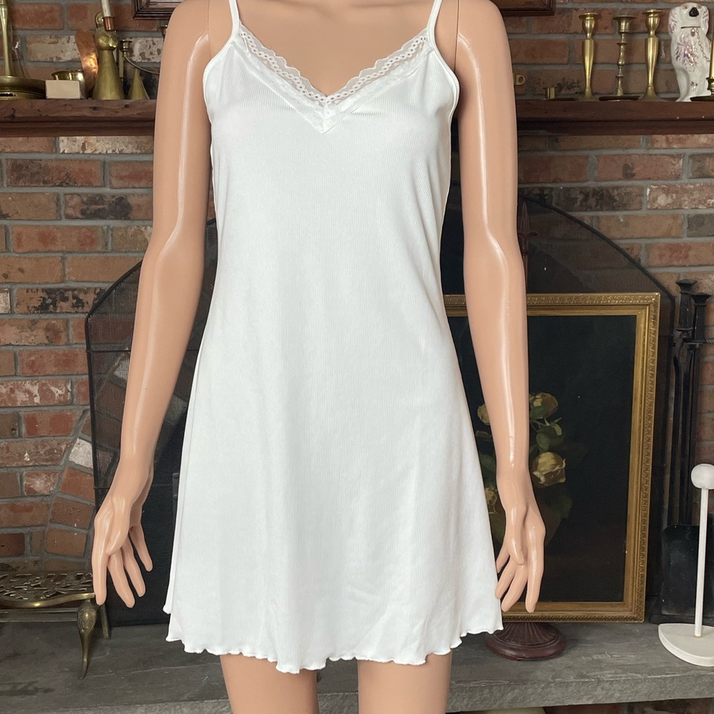 Elegant White Lace Trim Chemise
